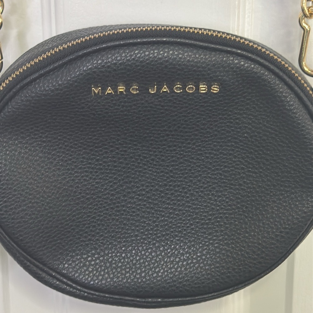 NWOT Marc Jacobs Black Oval Crossbody Bag with Gold Accents - Picture 8 of 14